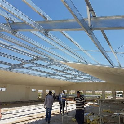 PPGL Αγροτική εκμετάλλευση πουλερικών με ανθεκτικές κυλιόμενες πόρτες